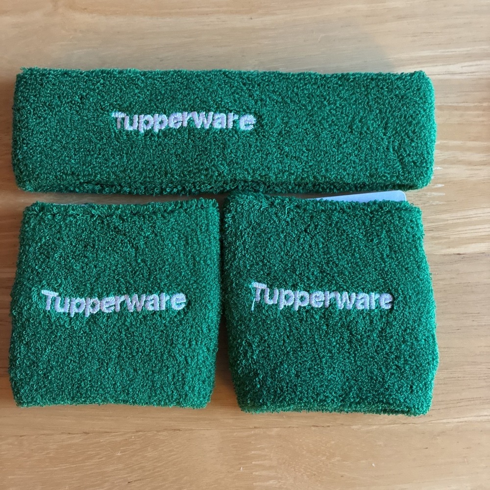 Tupperware Exercise Set Consultant Award Incomplete - Picture 2 of 5